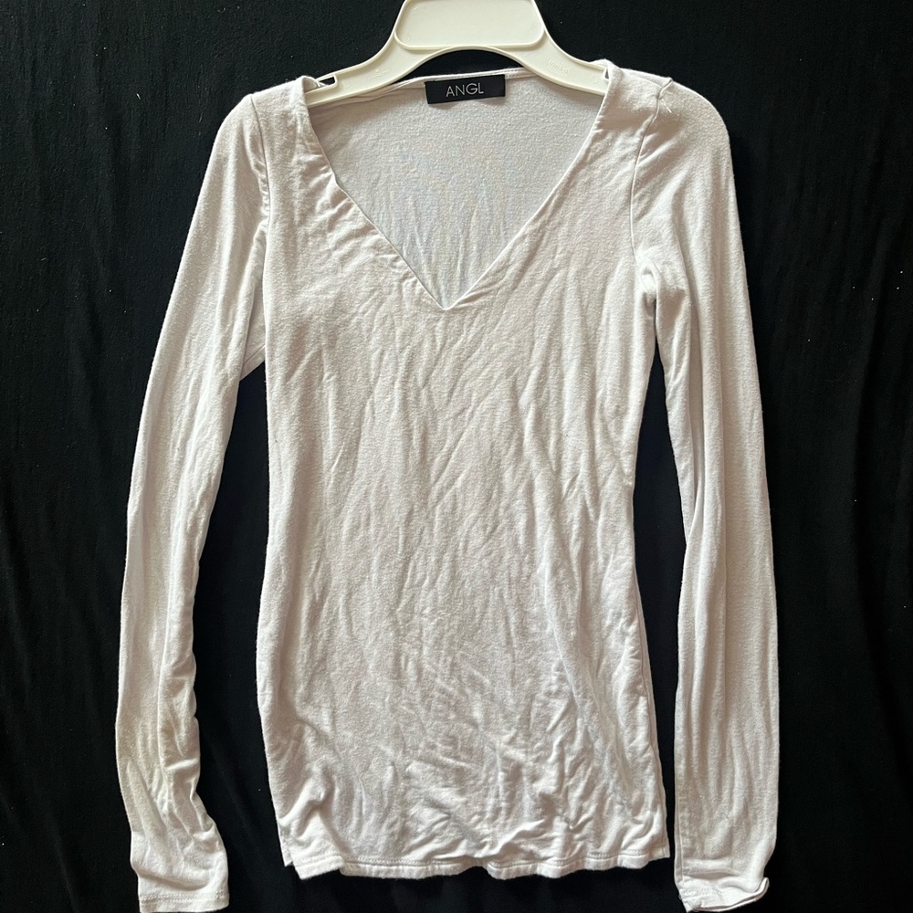 long sleeve v neck shirt